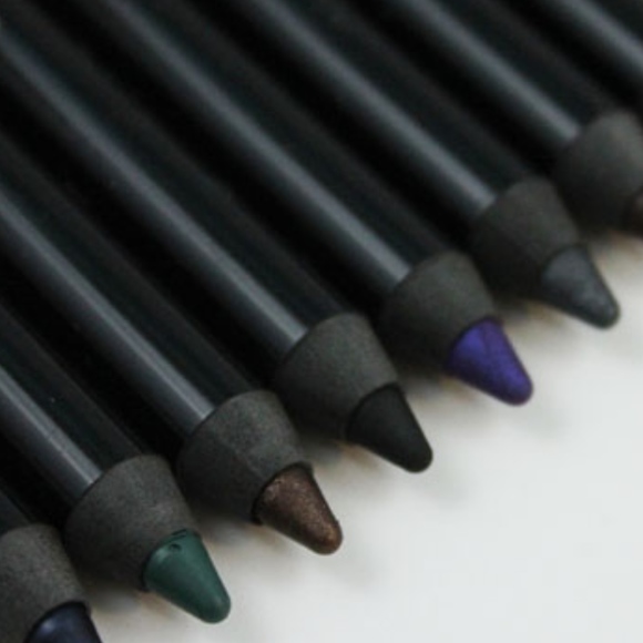 Buxom Other - 🎉HP!!🎄BUXOM WATERPROOF EYELINER🎉🎄